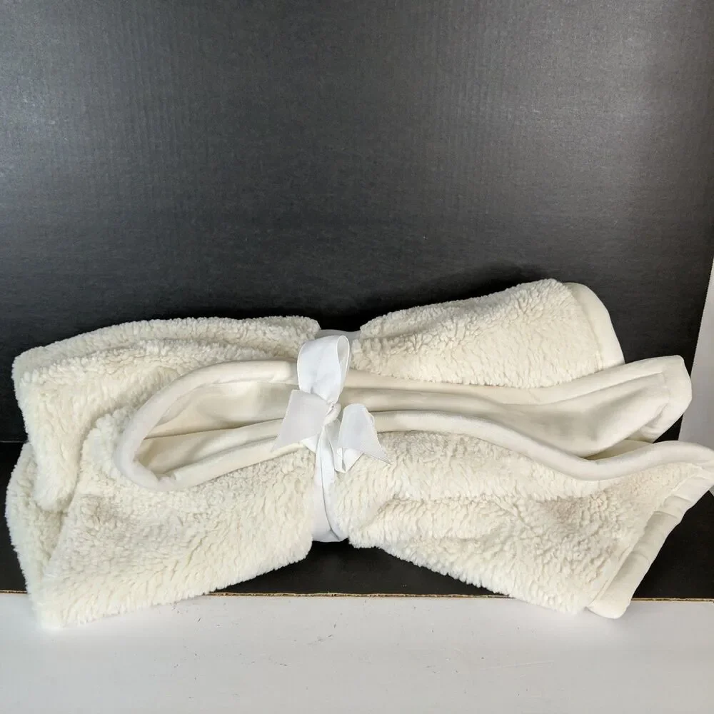 Pottery Barn Cozy Teddy Faux Fur Throw Ivory Velvet Blanket Coverlet 66 x 52 in